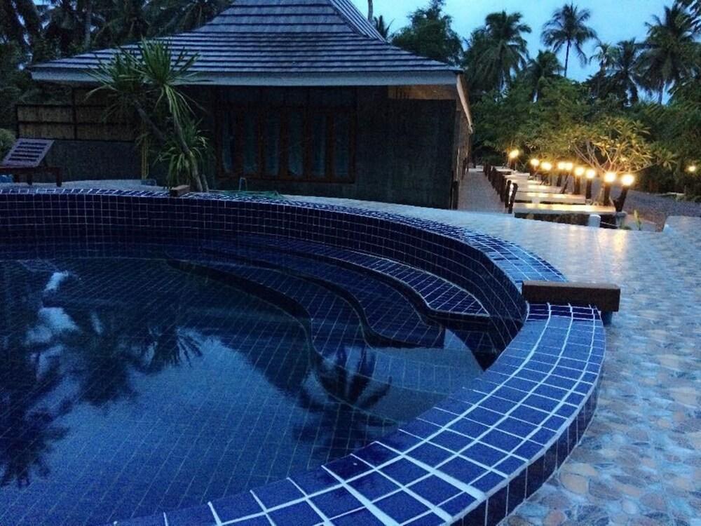 Ruean Thai Nai Bang by PANSAK Resort Surat Thani Bagian luar foto