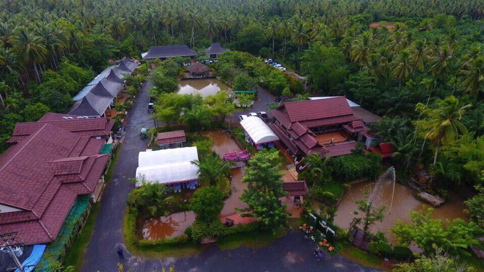 Ruean Thai Nai Bang by PANSAK Resort Surat Thani Bagian luar foto