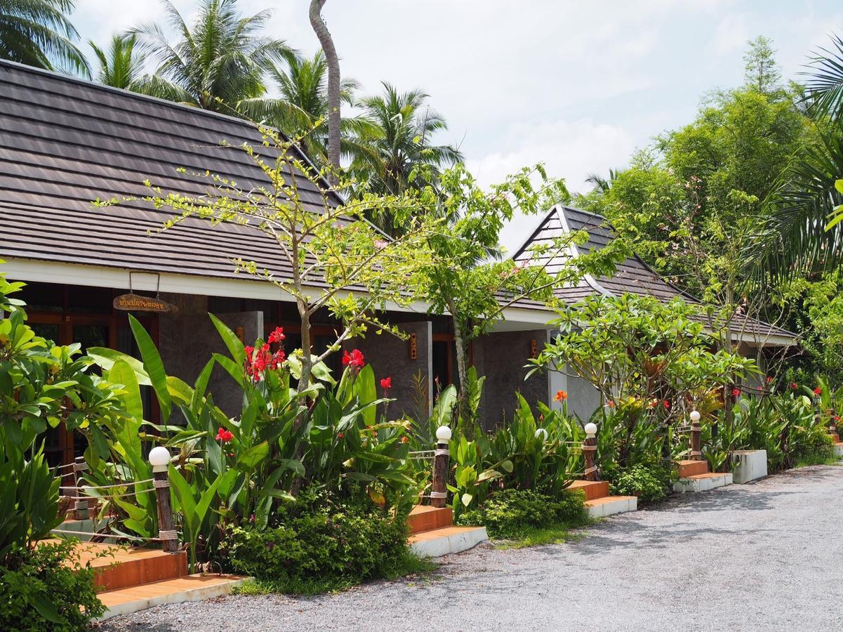 Ruean Thai Nai Bang by PANSAK Resort Surat Thani Bagian luar foto